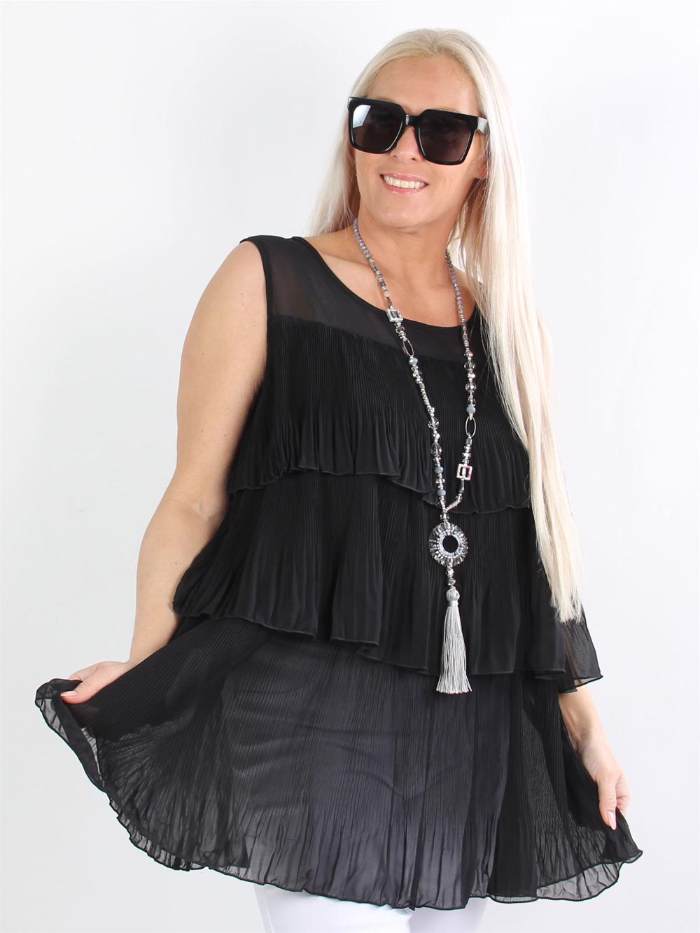 Lagos - Svart blus med plissering i lager på lager